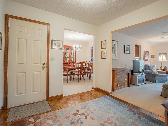 5th image of 8132 Royalwood Ct