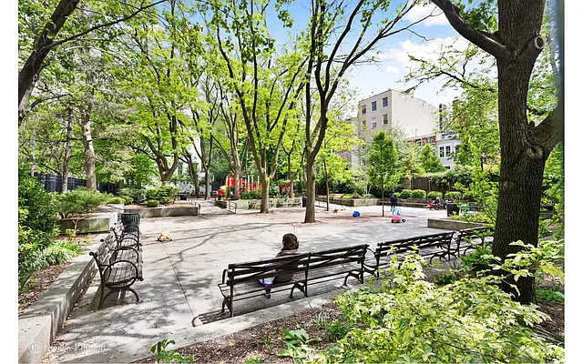 Sold by Douglas Elliman | media 21