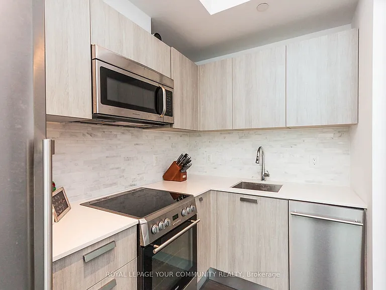42 Charles St E #2610 — Photo 8