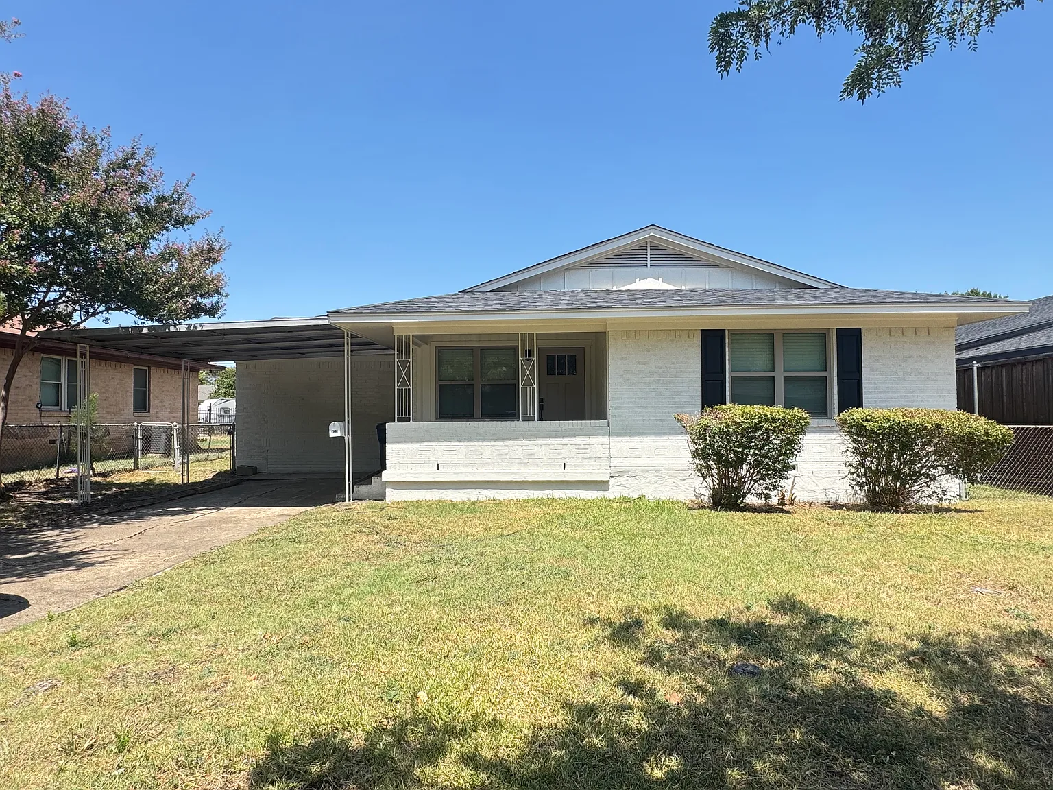 4 bed, 968 sqft, $2,200 — Photo 2