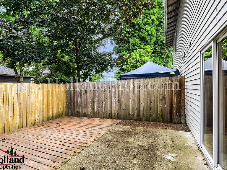 17229 SE Julie Pl — Photo 20