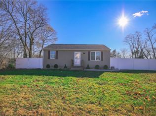 560 Post Rd, Warwick, RI 02888