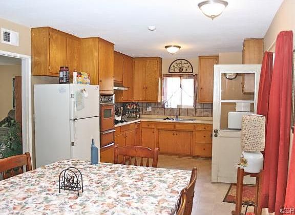 4th image of 978 N Dodsworth Ave