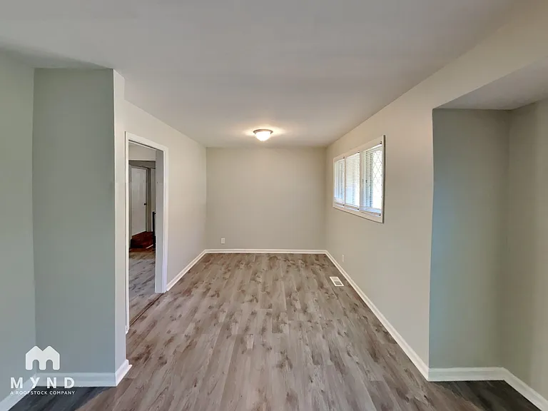 6220 Leslie Dr — Photo 5