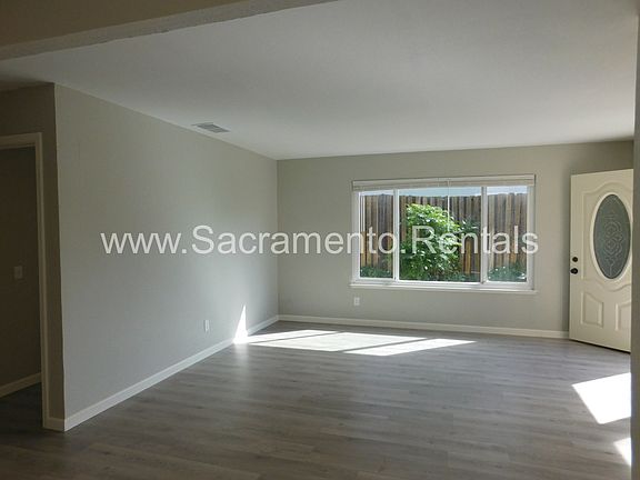 3rd image of 2529 S Whitney Blvd
