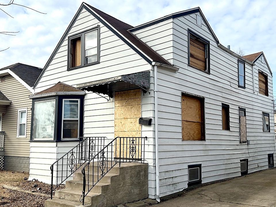 2nd image of 3530 N Odell Ave