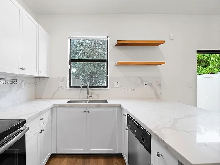3392 W 114th Ter — Photo 6