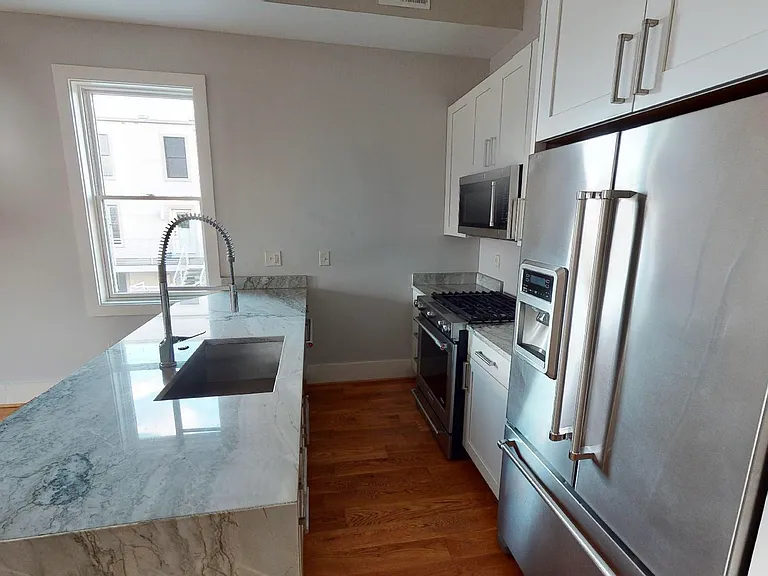 1159 Oates St NE #3A — Photo 2