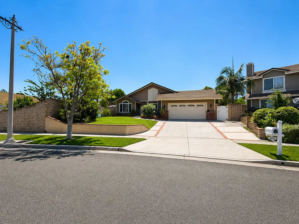 6132 E Baja Dr
