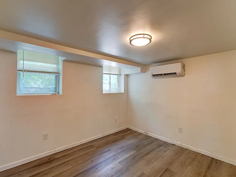 420 Whitney Ave — Photo 19