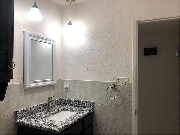 5th image of 2906 Housley Dr