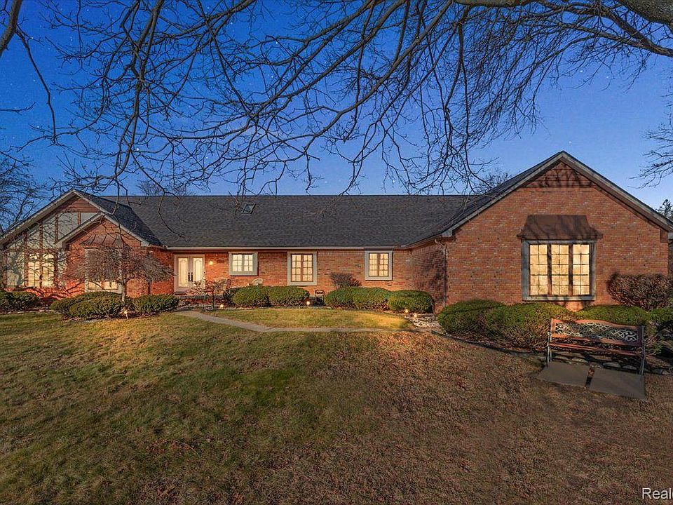 1st image of 41326 Llewelyn Dr