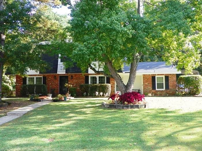 1st image of 557 Larkwood Dr