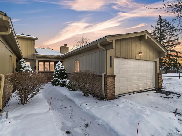 12341 Pinecrest Dr, Plymouth, MI 48170