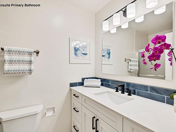 Ensuite bathroom for main bedroom