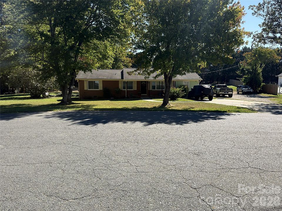1st image of 604 Allen Way