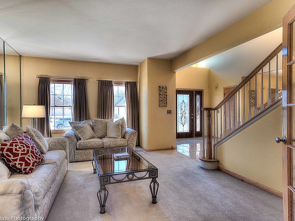 3rd image of 12907 Barrow Ln