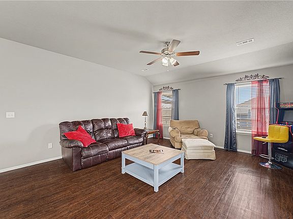 3rd image of 6202 SW Warrington Rd