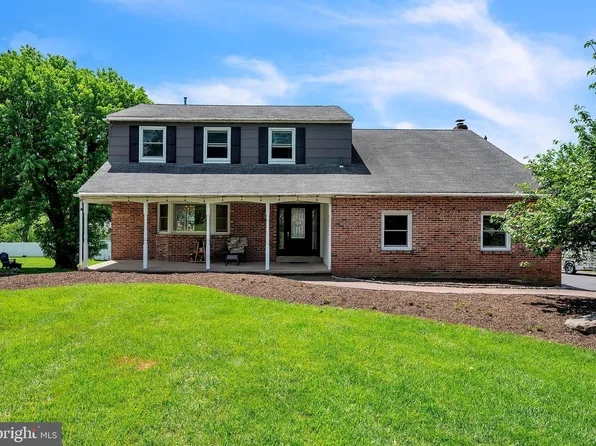 212 Fairhill Dr, Churchville, PA 18966