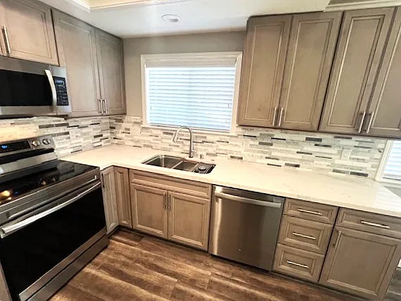 202 Catalpa Ln — Photo 2
