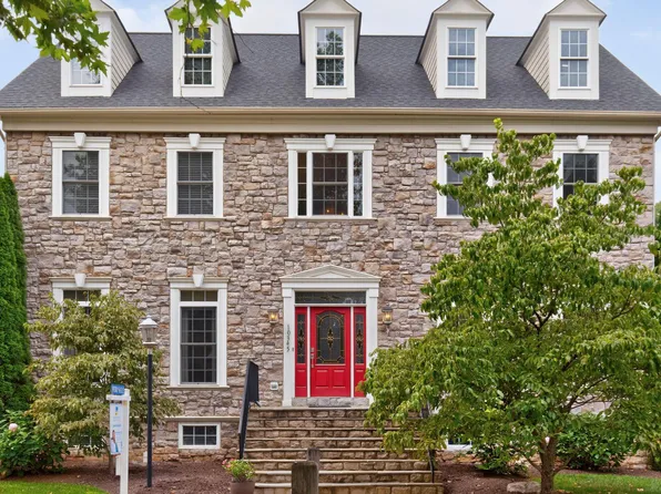 10345 Southam Ln, Oakton, VA 22124