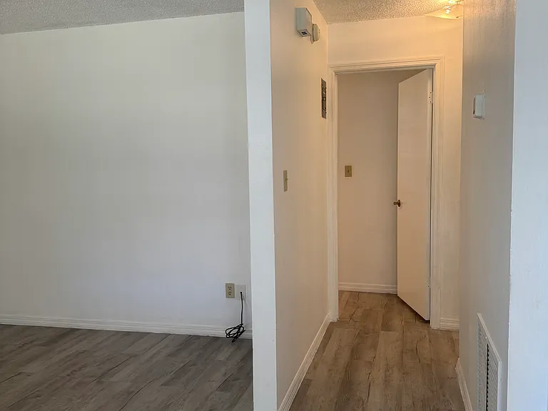 1444 E 1st Ave #1444 — Photo 13