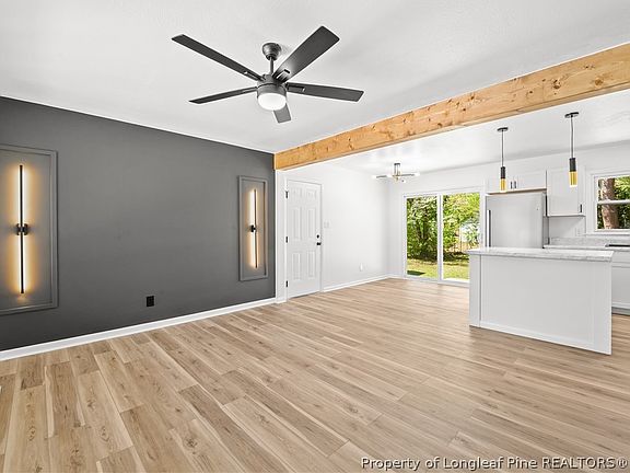 4th image of 1854 Camelot Dr
