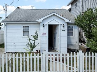 9 Marjorie Ln, East Rockaway, NY 11518