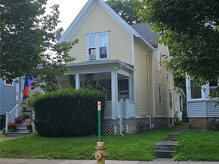9 Rowley St #3 — Photo 1