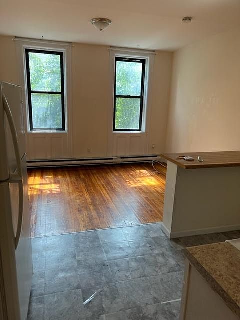 2nd image of 710 Adams St #2B