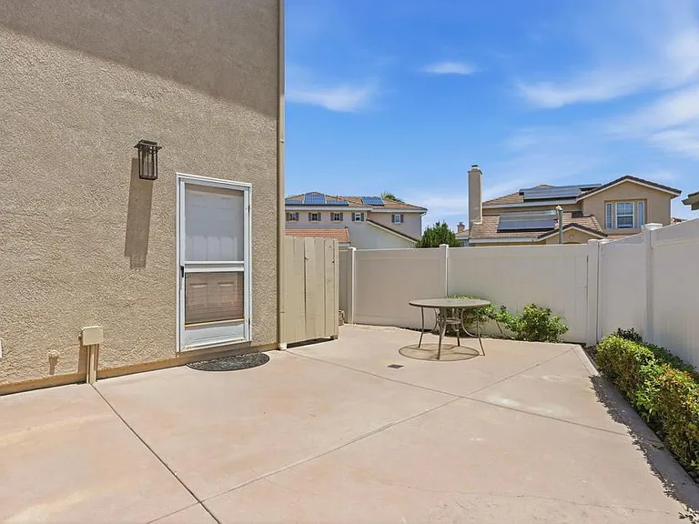 2031 Bravado St — Photo 38