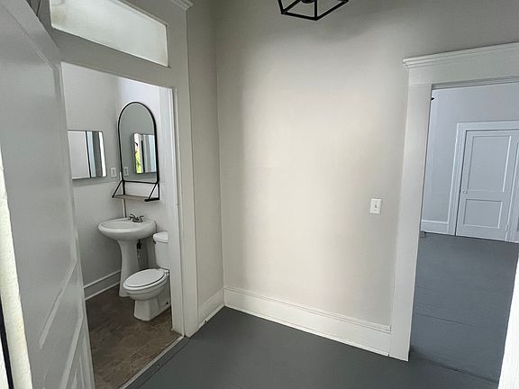 4th image of 401 N Lee St