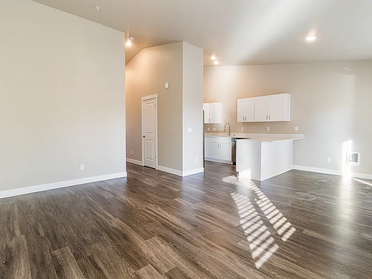 Norpoint Landing Apartments — Photo 83