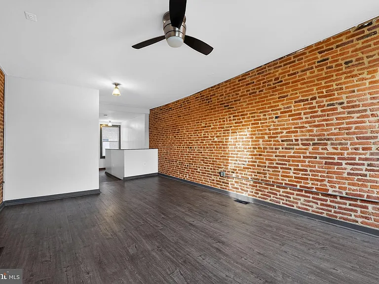 1602 Latrobe St — Photo 13