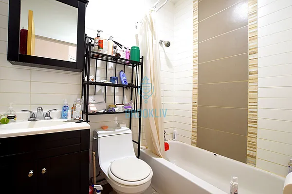 Rented by null | media 5