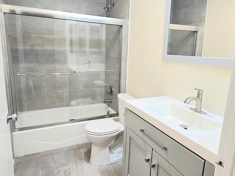 2251 Crenshaw Blvd #6 — Photo 16