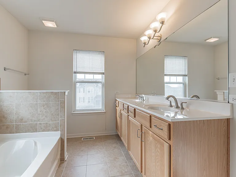 3379 Bradbury Cir — Photo 5