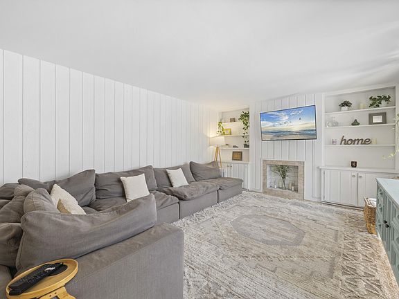 5th image of 3157 Gardens East Drive #D