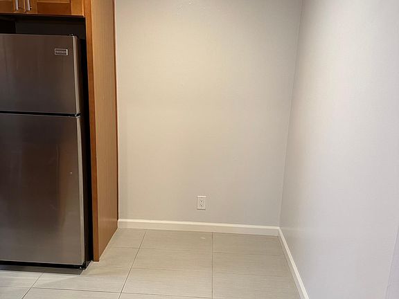 3rd image of 650 Kirkland Dr APT 3
