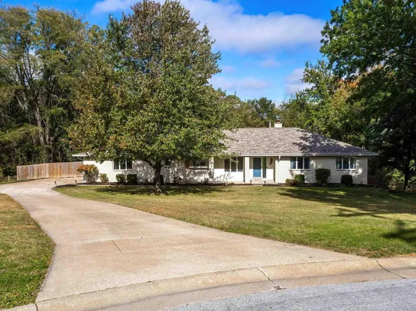 3080 Corral Ct, Bettendorf, IA 52722