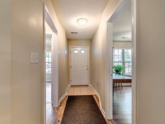 2nd image of 130 Country Manor Dr Unit B