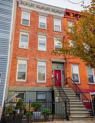 2nd image of 366 Pacific Ave #4