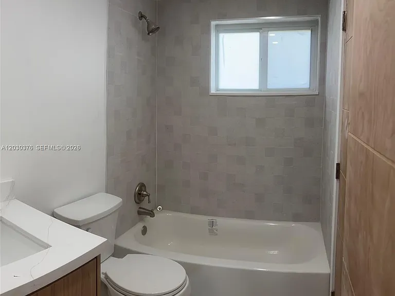 7732 Camino Real #F-404 — Photo 2