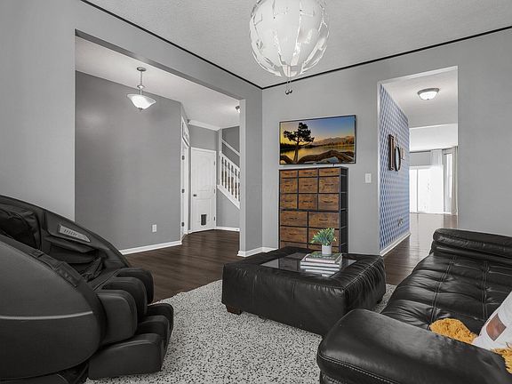 5th image of 653 Viola Dr