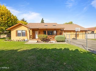 341 Jones Rd, Wapato, WA 98951