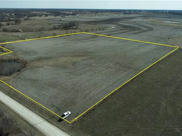 75 Southwest Rd, Holden, MO 64040