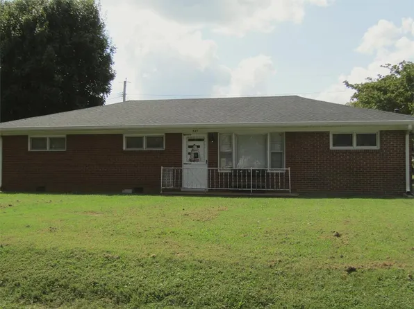 427 Wayne Dr, Hopkinsville, KY 42240