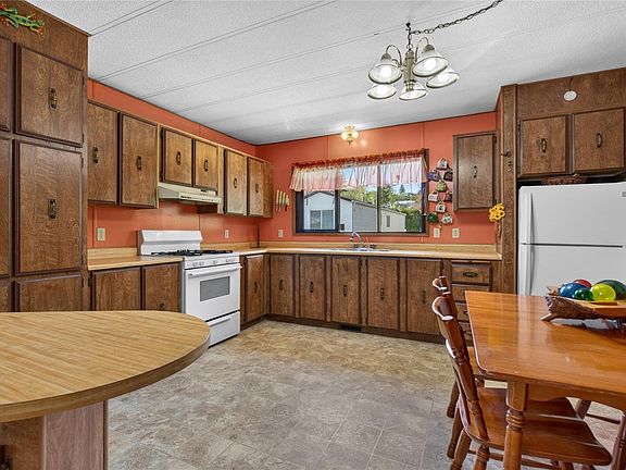 3rd image of 951 Homewood Rd #19
