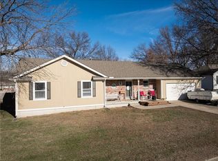 704 Oakwood St, Harrisonville, MO 64701
