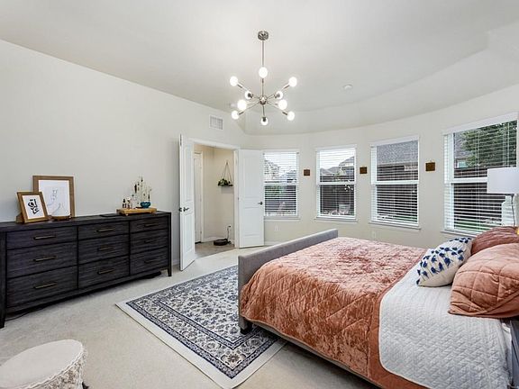 5th image of 2301 Leeward Pl